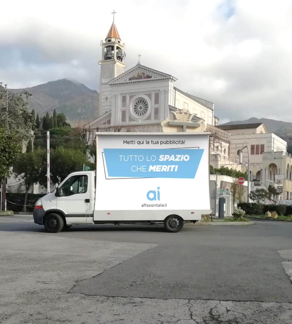 Camion vela pubblicitario Milano